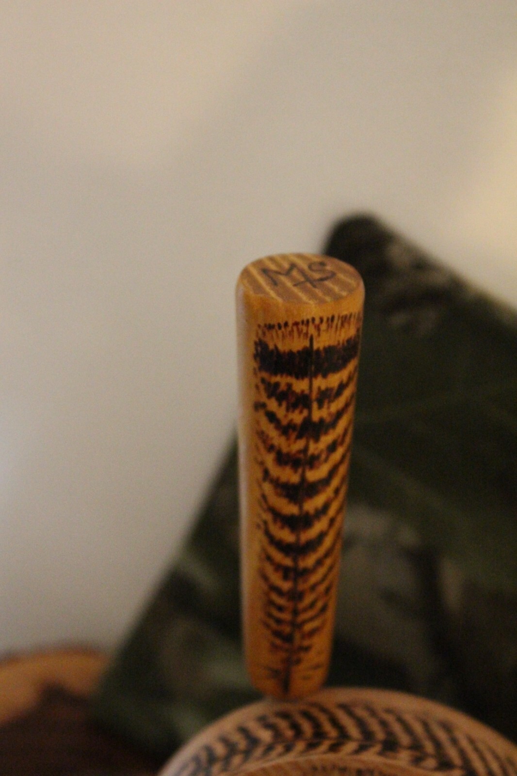 Custom Made Sycamore  Wood Turkey Pot  Call with Two Round Tip  Rod  Strikers