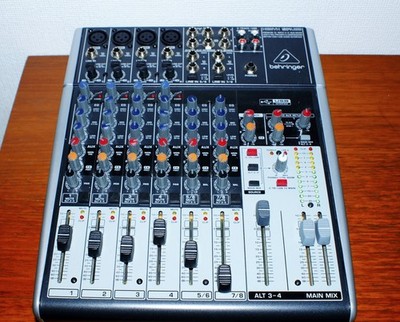 Behringer Xenyx 1204USB 8-Kanal Mischpult MIT JHS KMW1932 Funkmikrofonen.