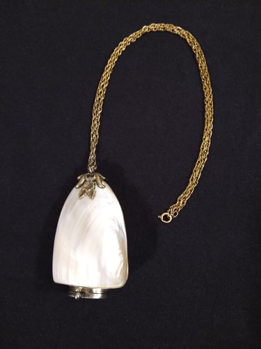 VINTAGE MOTHER OF PEARL SNUFF BOX W/CHAIN