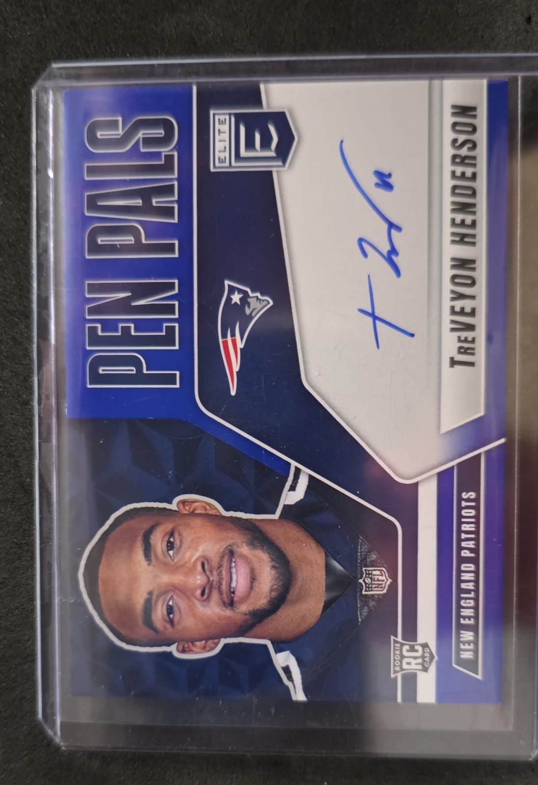 2025 Panini Donruss Elite/Pen Pals TreVeyon Henderson #PP-THE Blue Ink (AU, RC)