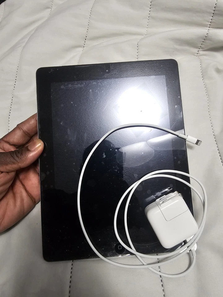 Apple iPad 4th Gen 16gb Wi-fi 9.7in - Black - (md510ll/a) - Image 4 of 4