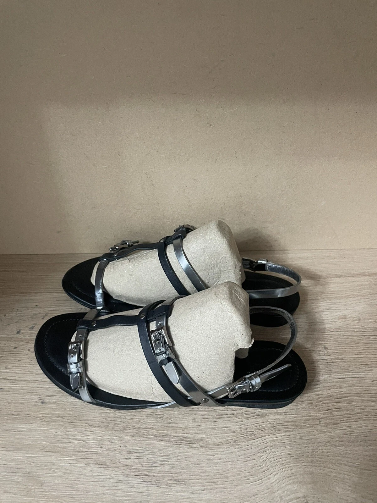 TOD’S Sandali bassi Tod's neri in vernice con cinturino e dettaglio fibbia taglia UK 4 EU 37