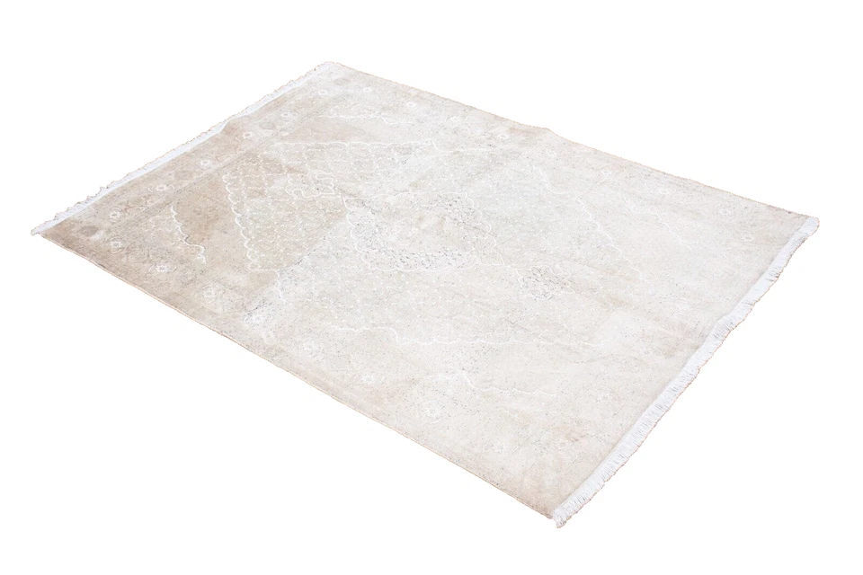 Vintage Tabrize | 4'8" x 6'6" Traditional Hand-Knotted Wool Area Rug | 300+ KPSI - Image 2 of 4