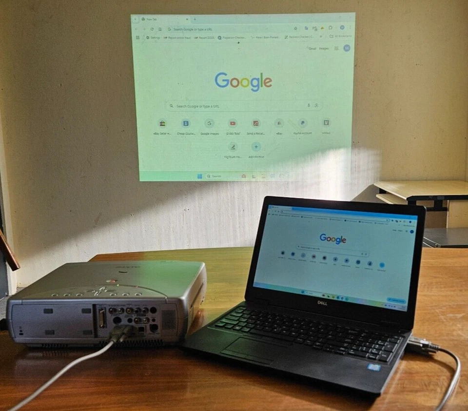 Sanyo PLC-SL15 Multimedia Projector 1500lm, DVI VGA S-Video Component YPbPr, VGC - Image 2 of 4