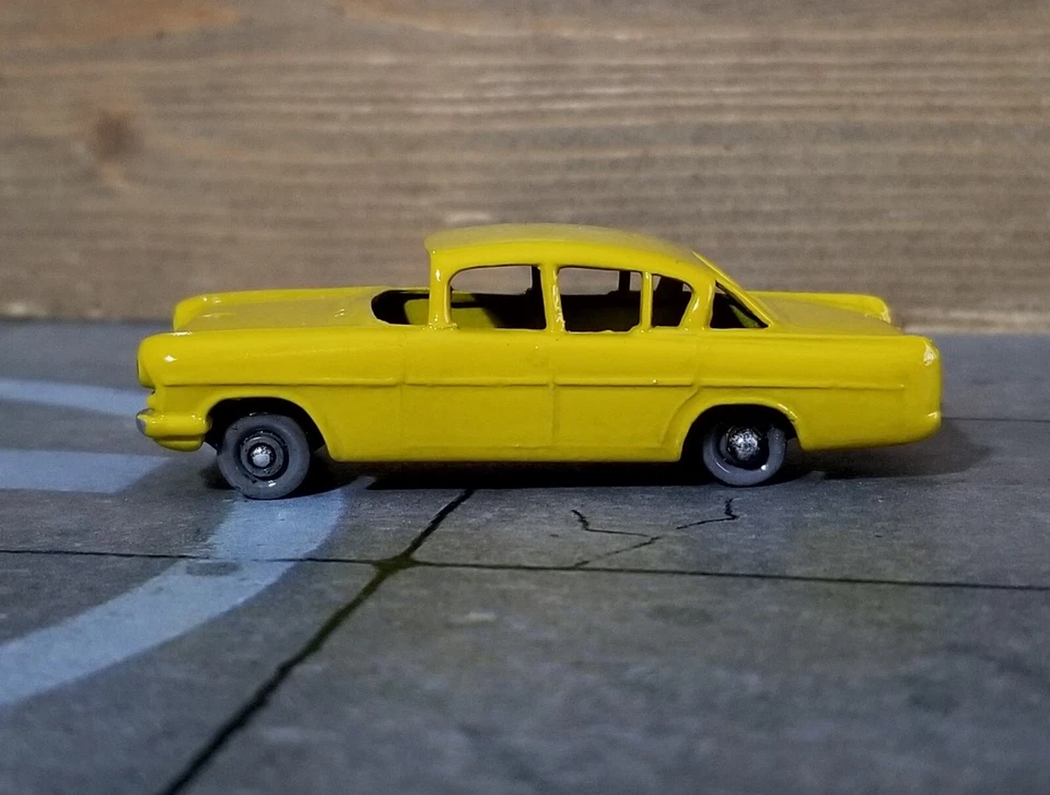 MATCHBOX LESNEY N°22b VAUXHALL CRESTA Scala 1:74 RESTAURATA REGULAR WHEELS 1959 - Immagine 3 di 4