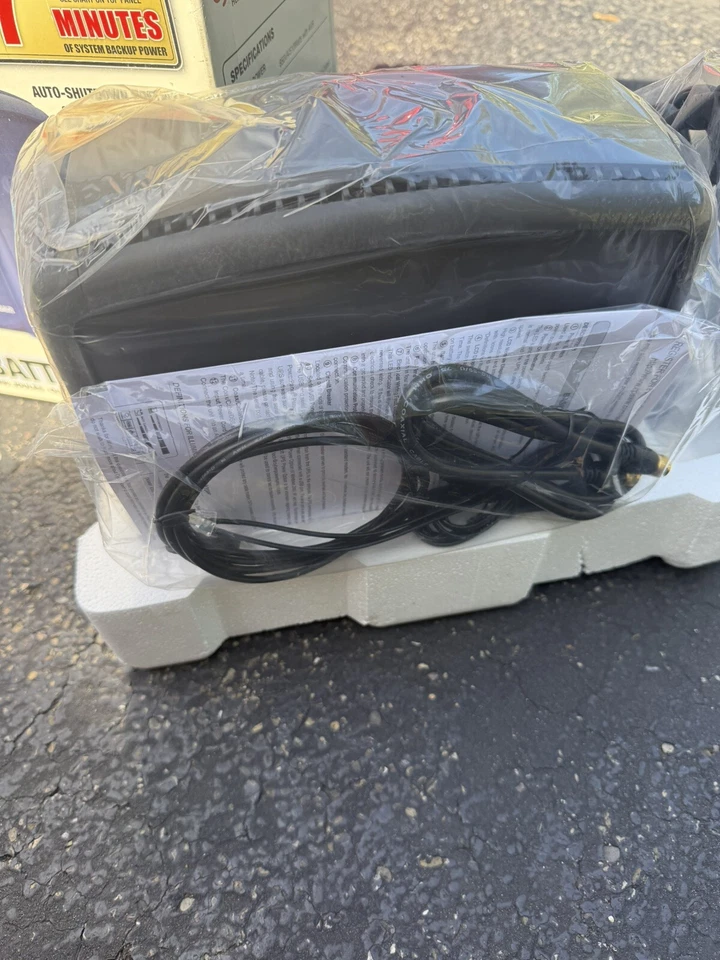 CyberPower CP1000AVRLCD 120V 600W Desktop/Freestanding UPS - Image 4 of 4