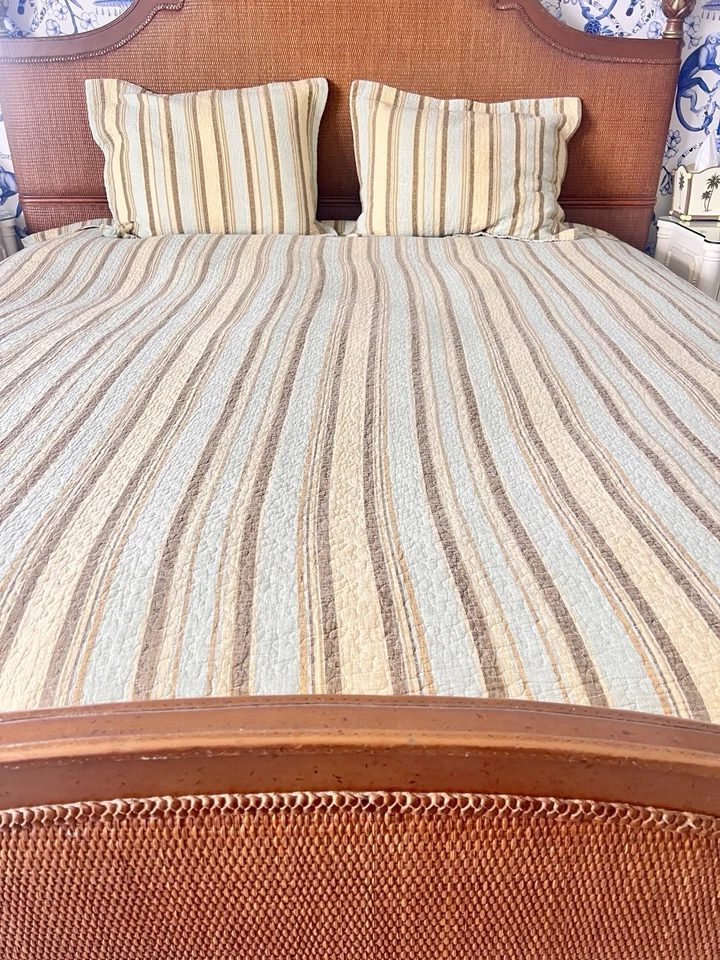 Juego de 3 piezas Tommy Bahama Hogar COMPLETO/QUEEN Edredón 87"W x 91"L 2 Almohadas Estándar Falsa Foto 2 de 4