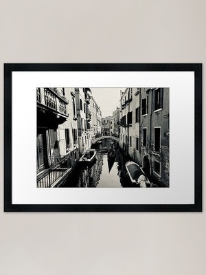 Venedig Kanal in schwarz-weiß Fra gerahmtes Wandbild Poster Leinwanddruck Bild