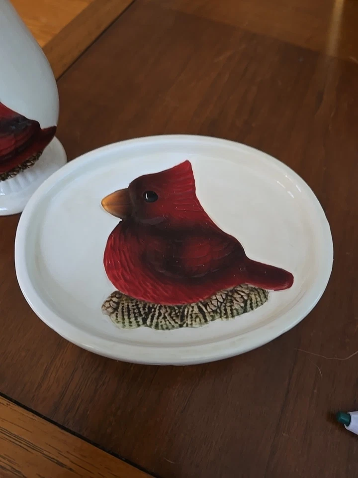 Dispensador y plato de jabón Big Sky Carvers Red Cardinal Bird Foto 2 de 4