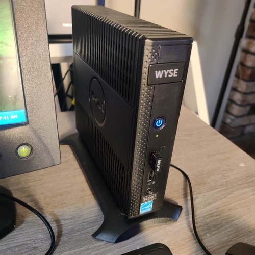 Dell PC + 15-inch LCD Bundle, 1.4GHz, 240GB SSD, Keyboard, Mouse, Win XP PC - Picture 2 of 3