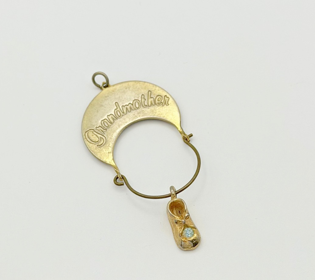 Vintage 'Grandma' Birthstone Charm Pendant Gold Tone with Baby Shoe Charms