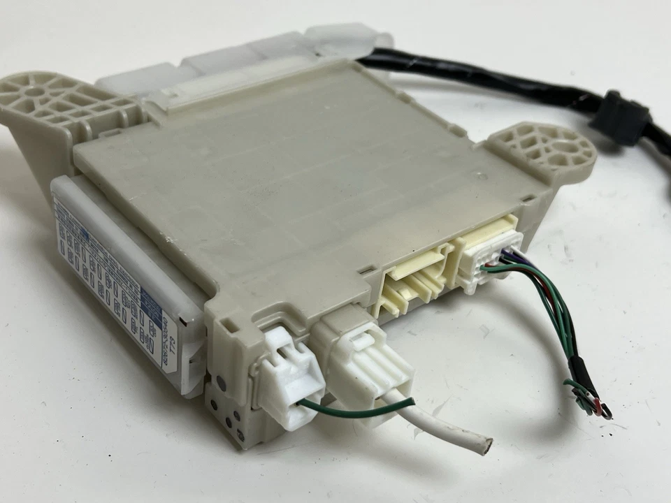 Lexus GS350 2018 cabina interior caja de fusibles 82670-30330 OEM Foto 3 de 4