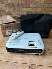 Epson EB-W04 Portable Widescreen Projector (WXGA, 3LCD, 3000 Lumens)