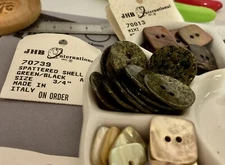 Vintage Shell Buttons JHB International Sew-On Black / Green Spattered 3/4" (12)