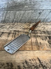 Vtg Bakelite Plasric Handle Kitchen Utensil Cheese Carrot Grater Cutter