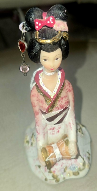 Vintage Asian Agiesha Girl Figurine
