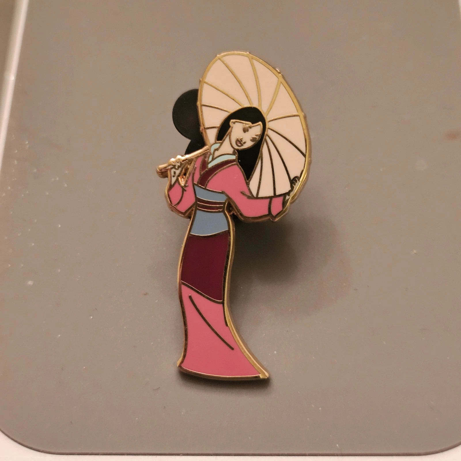 Mulan with Umbrella - Disney Pin 2007