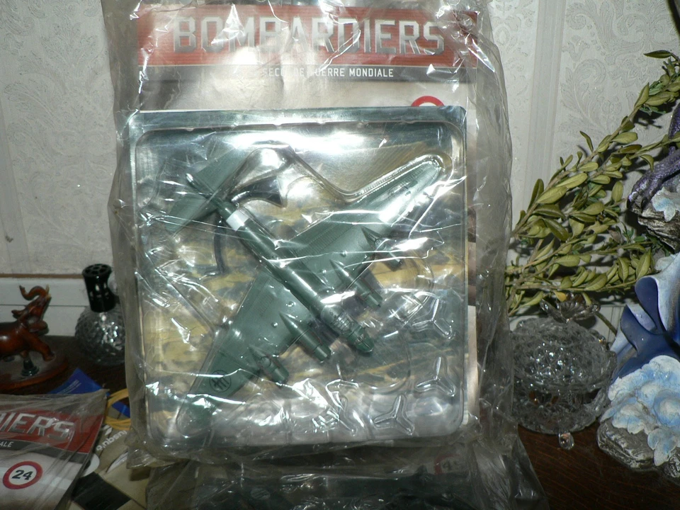 lot de12 bombardiers WWII ALTAYA,1/100. - Photo 3/4