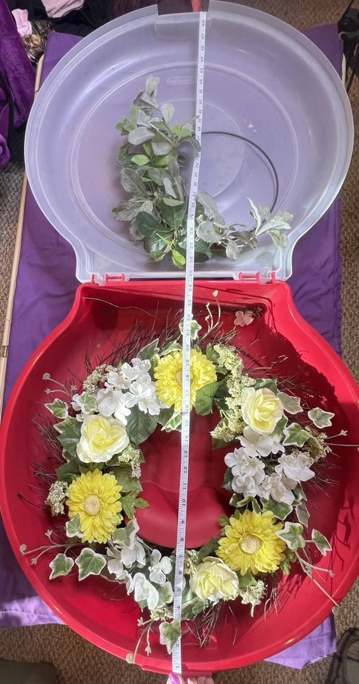 Sterilite Plastic 24” Wreath Storage Box Container w/Handle & 2 Wreaths - Image 2 of 4