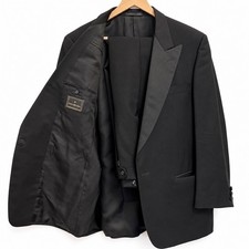 Ermenegildo Zegna Mens Black Merino Extrafine Wool Tuxedo Suit Peak Lapel Spain