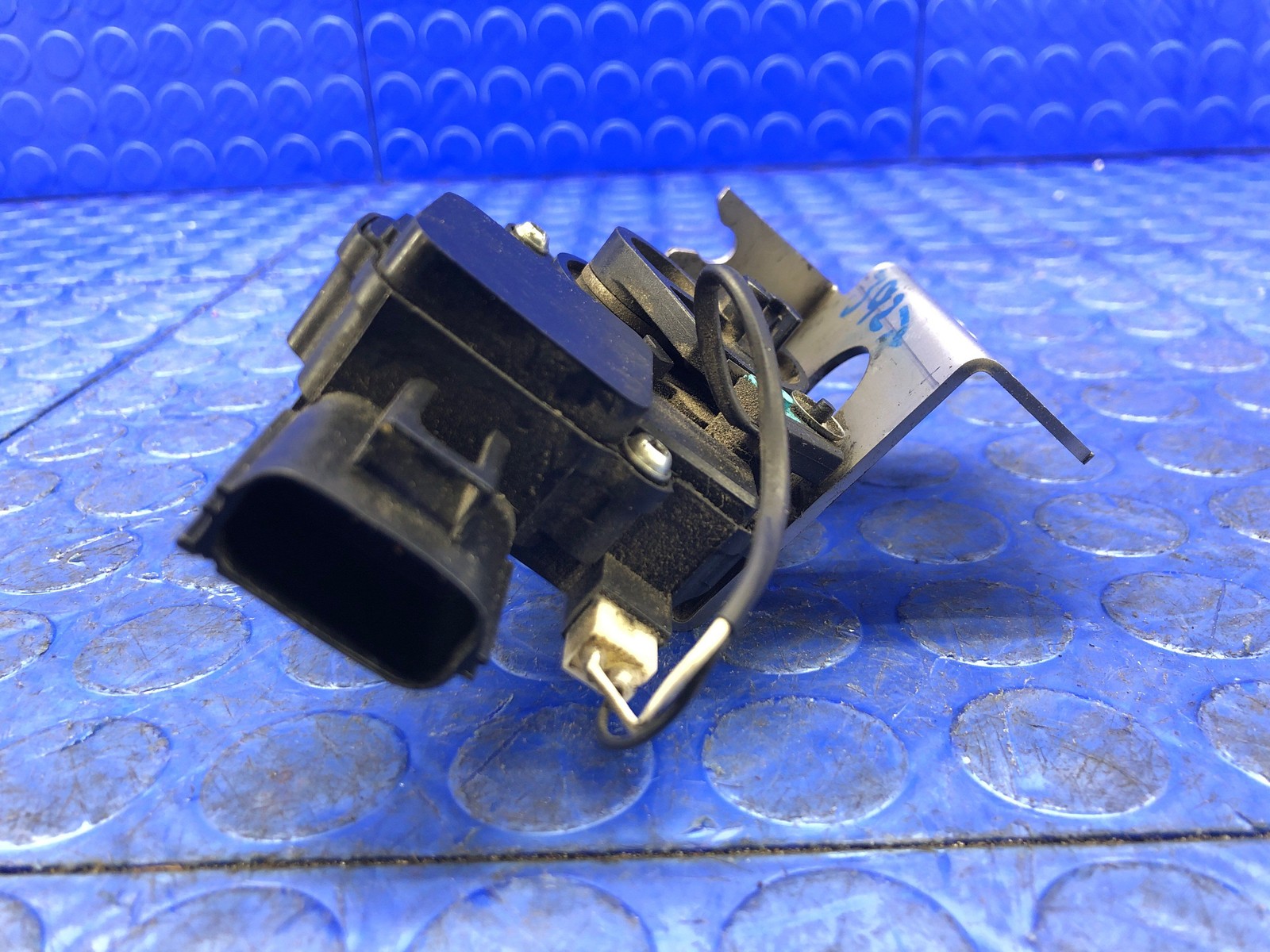 2016 2017 2018 2019 2020 2021 MCLAREN 570S OEM REAR TRUNK LATCH MOTOR