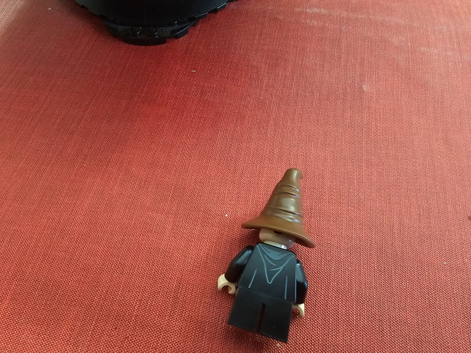 LEGO Harry Potter 76429 Talking Sorting Hat, photo 4 of 5