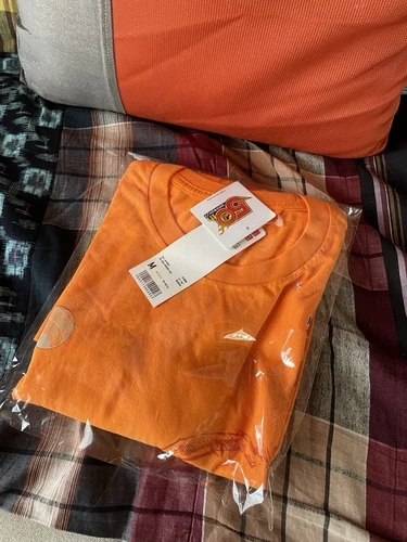 UNIQLO JUMP 50th Anniversary Haikyuu!! T-shirt  Size M = S (US) Haikyu Haikyuu