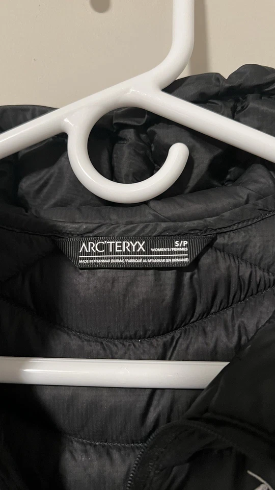 Sudadera con capucha para mujer ARC'TERYX Cerium LT en negro talla pequeña Foto 3 de 4