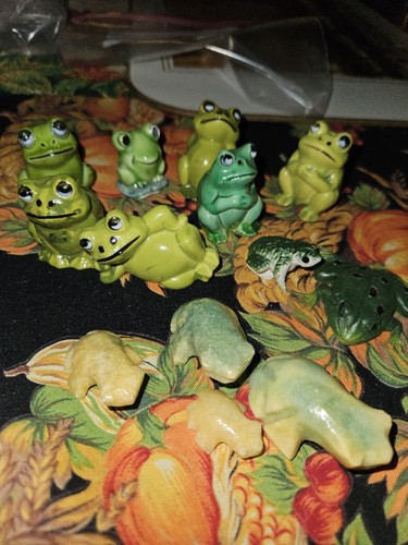 VTG Lot 13 Mini Frogs Figurines Lot 1980s-90s Assorted Stone, Ceramic & Plastic 
