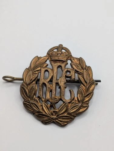 Royal Flying Corps RFC Cap Badge. 1912/1918 British Military WW1 Lug & Pin