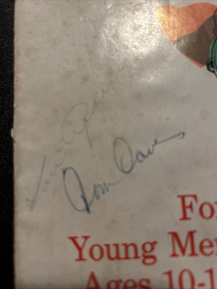 Chicago White Sox Boy Camp Program 1968 with Autographs - Image 2 of 3