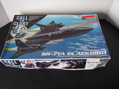 Monogram 5817 1:72 Call to Glory SR-71A Blackbird Airplane Model Kit