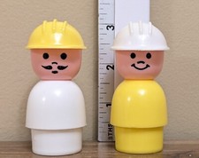VTG Fisher Price Little People Plastic Jumbo 3  Yellow Construction Workers Set