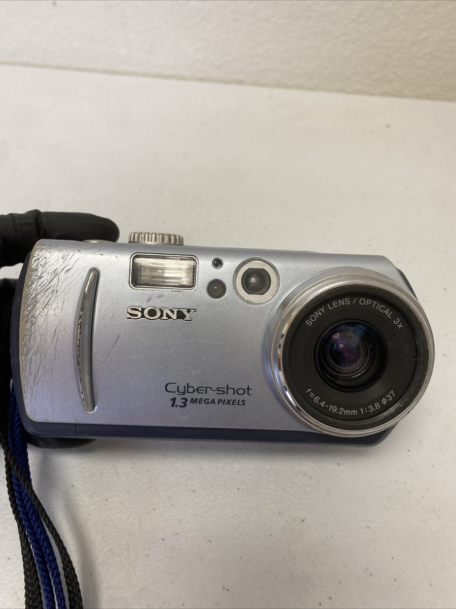 SONYソニー Cyber-shot DSC-P30 デジタルカメラ Sony DSC-P30 Cyber-shot® digital still camera with Memory