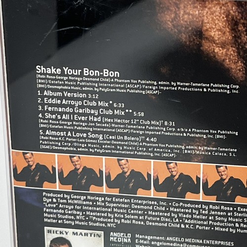 Ricky Martin Shake Your Bon-Bon Cd Maxi Single 5 Tracks Like New - Foto 3 di 6