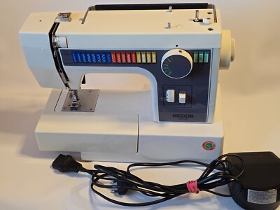 Nähmaschine NECCHI 559   60W Motor   Made in Italy   mit Zubehör