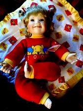 ASHTON DRAKE/ ROBIN MILLER PORCELAIN DOLL "PEEK-A-BOO-POOH" W/BOX, QUILT & COA