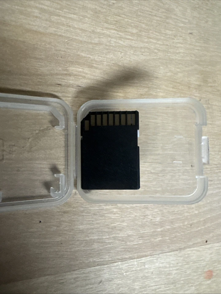 MicroSD Card to Full Size SD Card Adapter | With case | NO MEMORY CARD - Image 2 of 2
