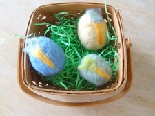 Vintage (1989) Longaberger 7-In Square Basket/Swinging Handle & Felted Wool Eggs