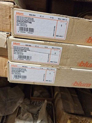 One Blum 20K2C00.N6 AVENTOS HK-S Lift Mechanism GREY Aventos 20K2C00.N6