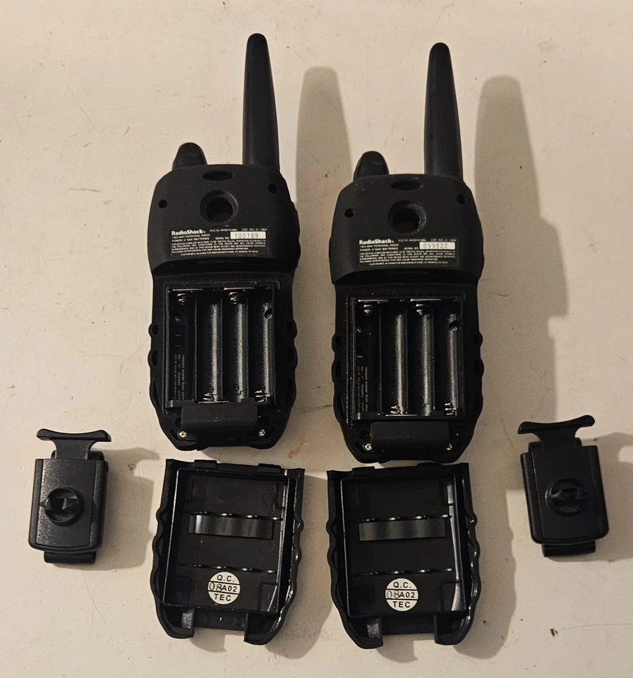 2 Vintage Radio Shack 2-Way Personal Radios #21-1864 Walkie Talkie 14 channels - Image 2 of 4