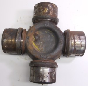 GWB UNIVERSAL JOINT 190.70 W38 36A, 13.5" CAP-CAP, 4.319" CAP DIAMETER
