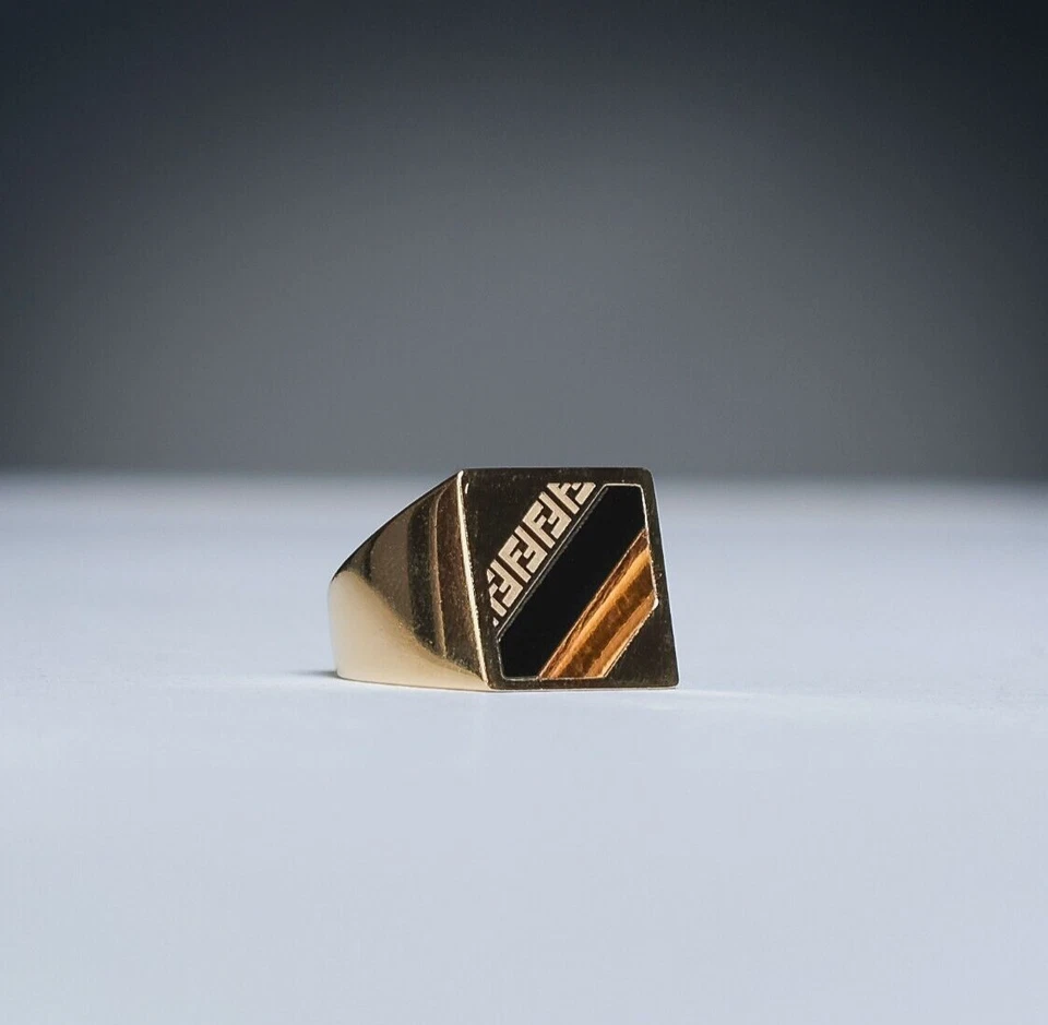 Anillo 'Forever Fendi' - Ónix, Ojo de Tigre - EE. UU. 11,5/12 - $550 venta al por menor *Auténtico* Foto 3 de 4