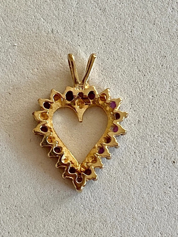 10K YELLOW GOLD DIAMOND & PINK SAPPHIRE HEART SHAPED PENDANT - Image 2 of 4