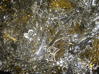 Bastelset Metallteile-Ohrhänger-Anhänger-Charm,Perlenkappen-Bettelarmband 50 g - Bild 1 von 4