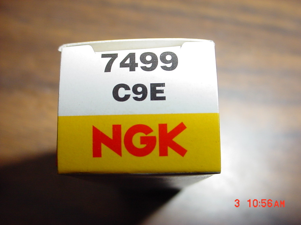 NGK 7499 C9E SPARK PLUG Lot of 10  NEW