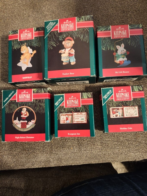 Set of 6 1991 hallmark Christmas ornaments