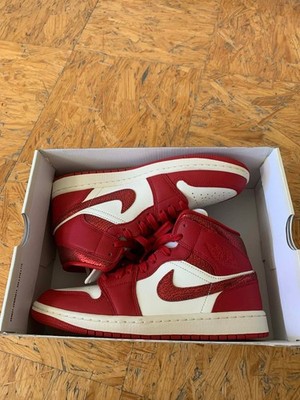 Nike Air Jordan 1 Mid SE Valentine s Day Gr. 42 NEU mit Box