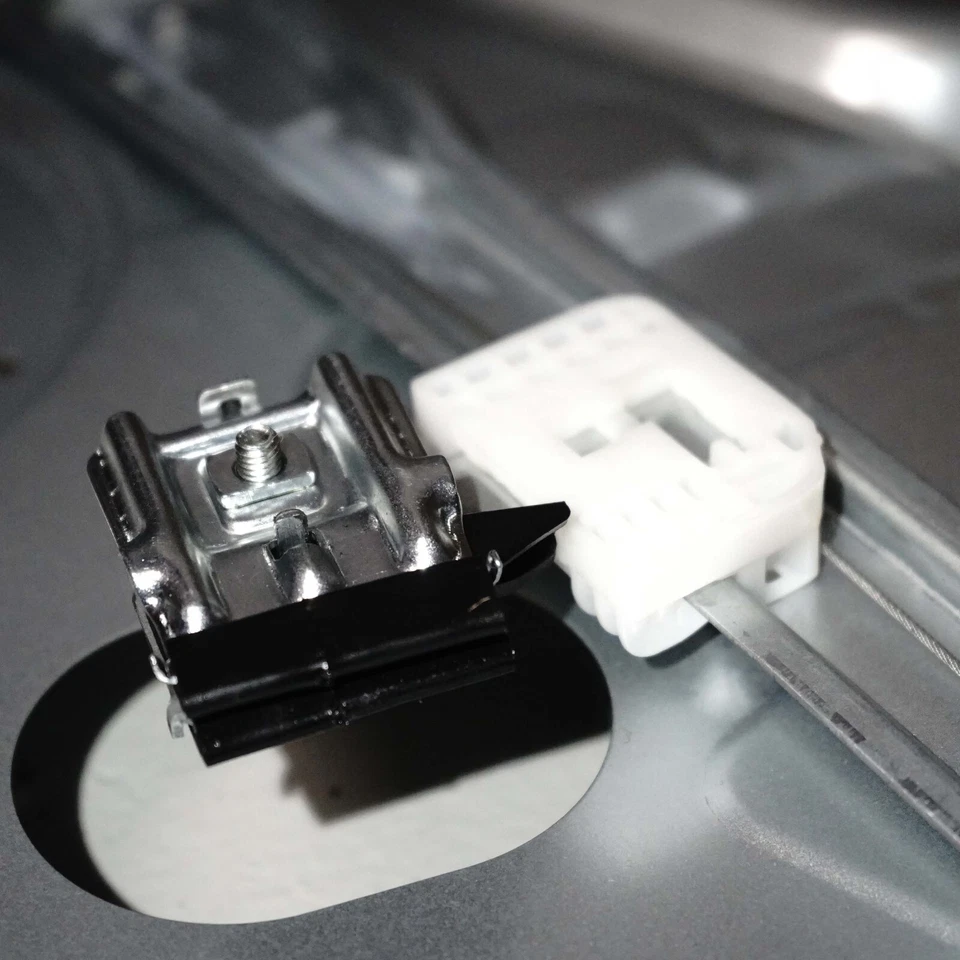 Hyundai I30 Window Regulator for Drivers Front suit 2007-2012 Hatch or Sedan RHF - Image 4 of 4