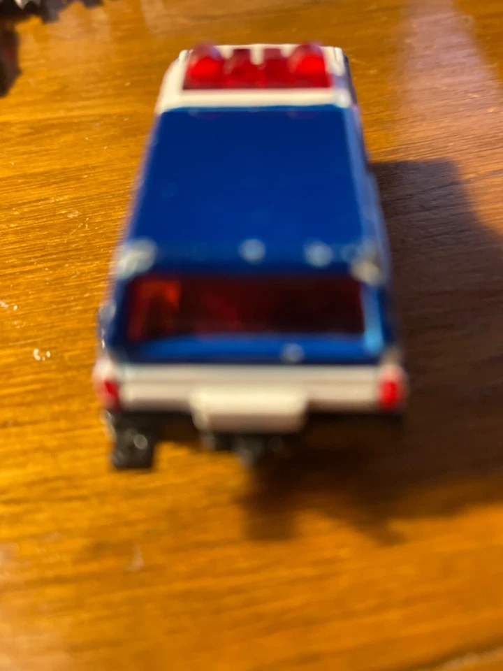 1983 Matchbox Metro Police White 4x4 Chevy Blazer, Made in China - Image 3 of 4